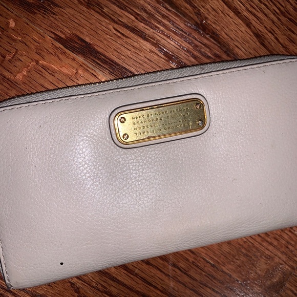 Marc by Marc Jacobs Beige Wallet - Picture 2 of 5